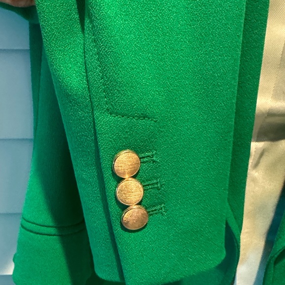 Zara Women's Vibrant Green Tailored Double-Breasted Blazer with Gold Buttons. - Picture 5 of 12